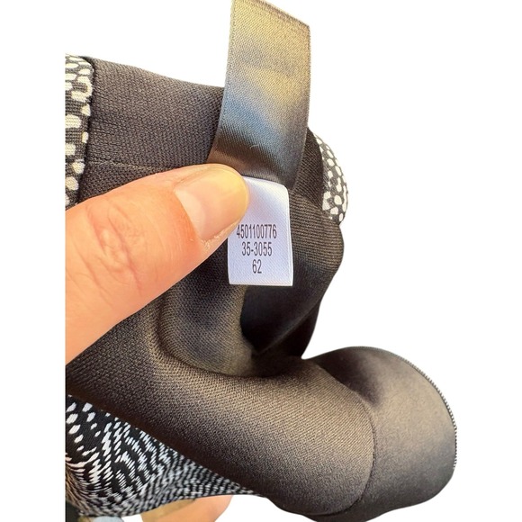 White House Black Market Black White Abstract Cap Sleeve Faux Wrap Dress - 4 - Picture 9 of 10